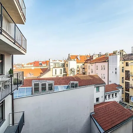 Amazing Two-bedroom With Terrace Prága