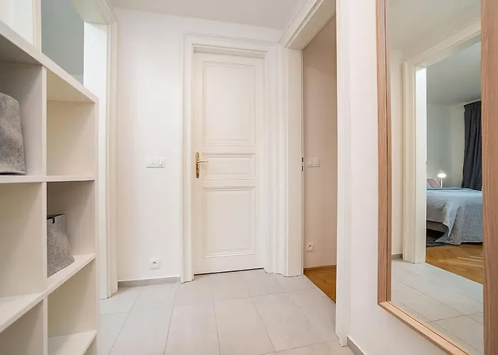 Amazing Two-bedroom With Terrace *