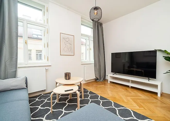 Amazing Two-bedroom With Terrace *
