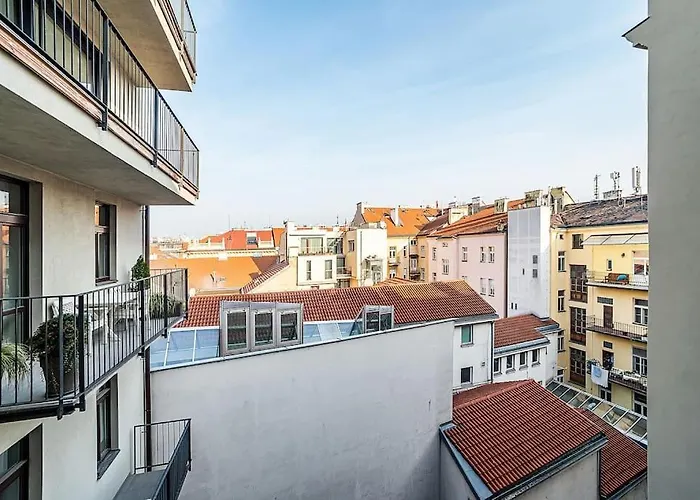 Amazing Two-bedroom With Terrace Prága