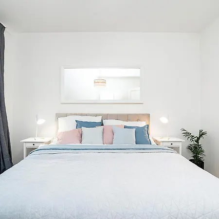 Amazing Two-bedroom With Terrace Lejlighed *