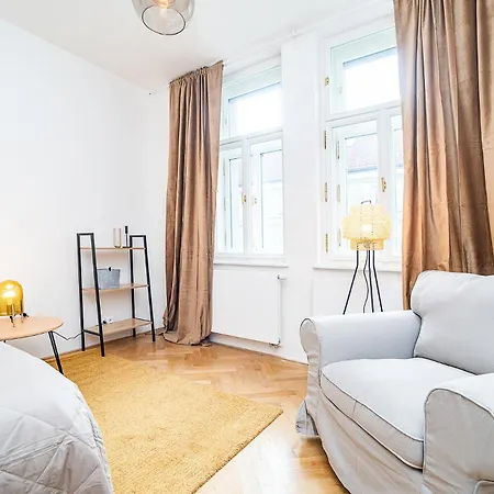 Amazing Two-bedroom With Terrace